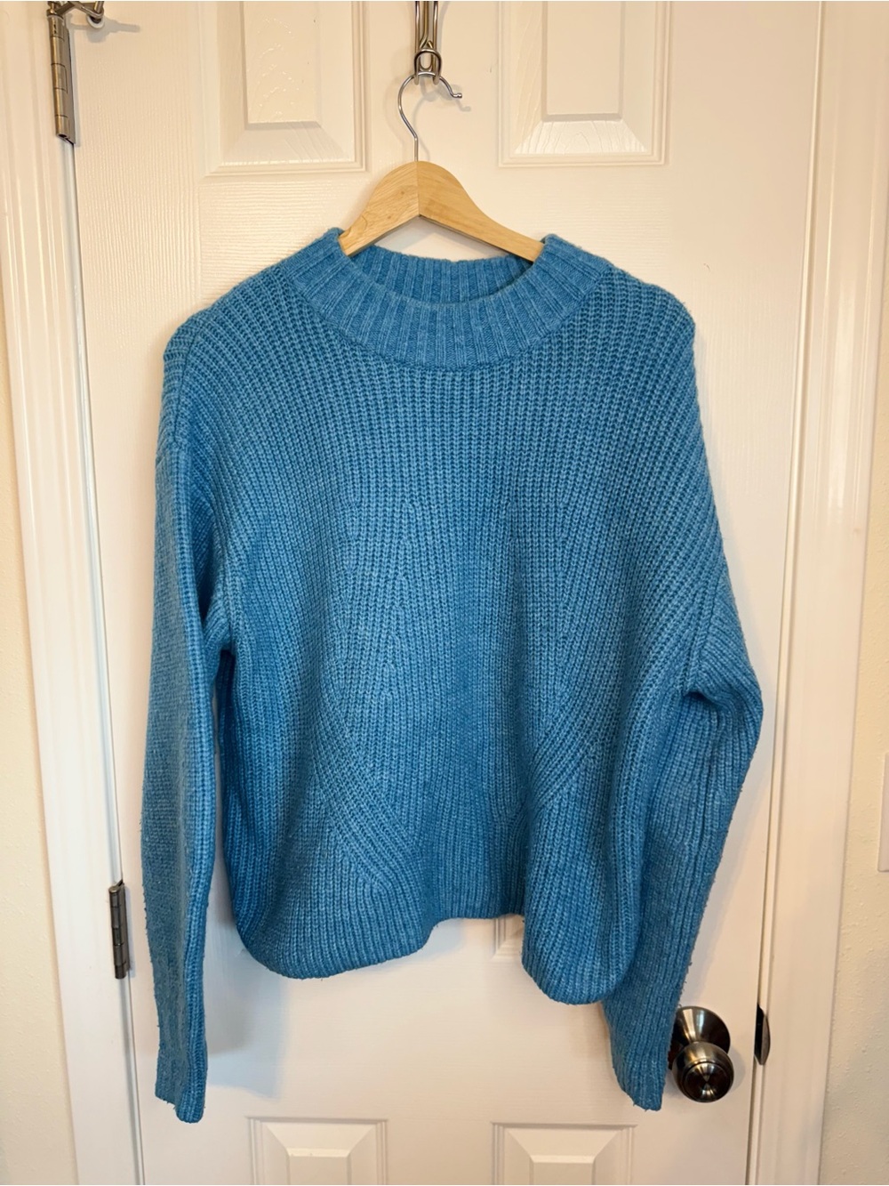 H&M Light Blue Ribbed Crewneck Sweater